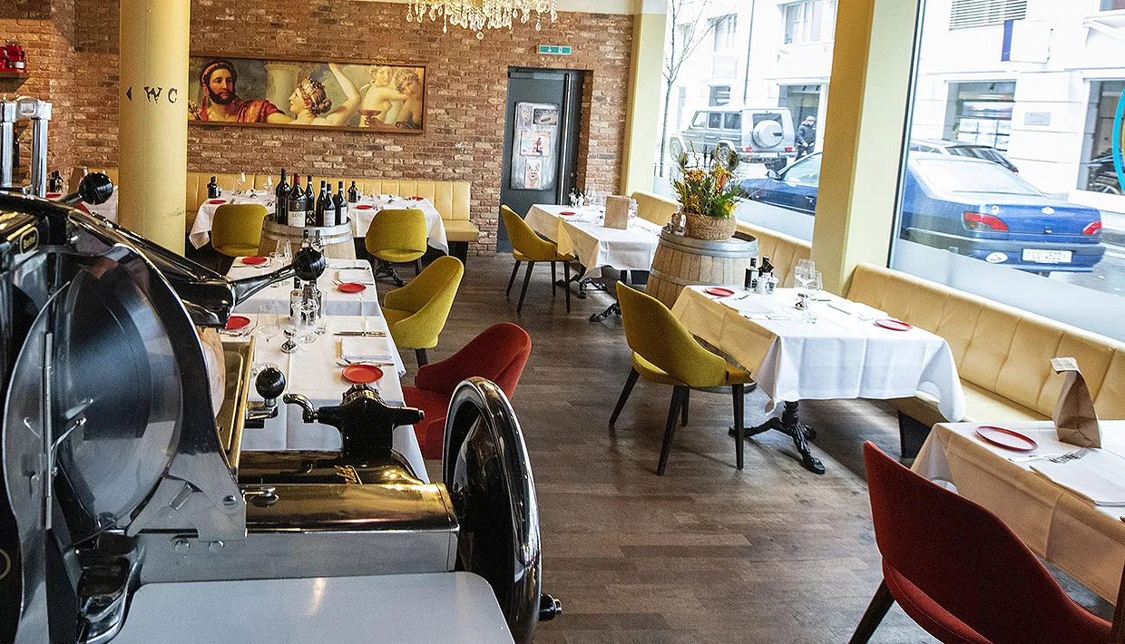 Daniele Winebar Restaurant Lounge — photo 17