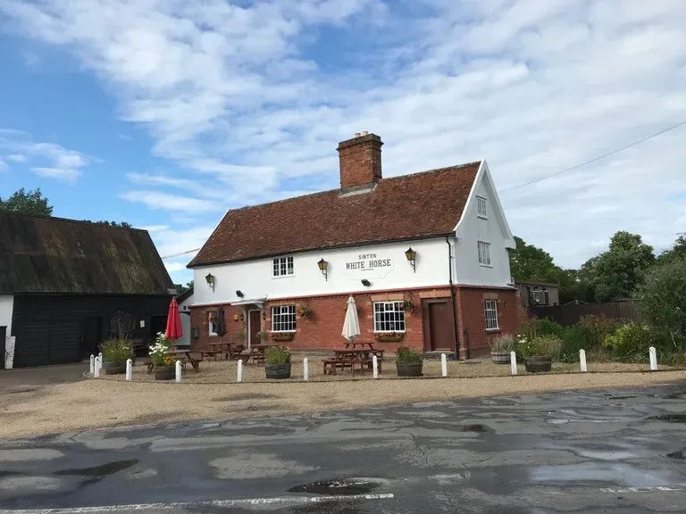 Sibton White Horse Inn — atmosphere