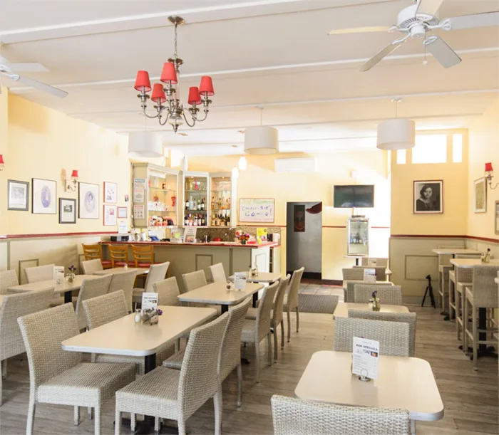 Miss Mamie's Spoonbread Too — atmosphere