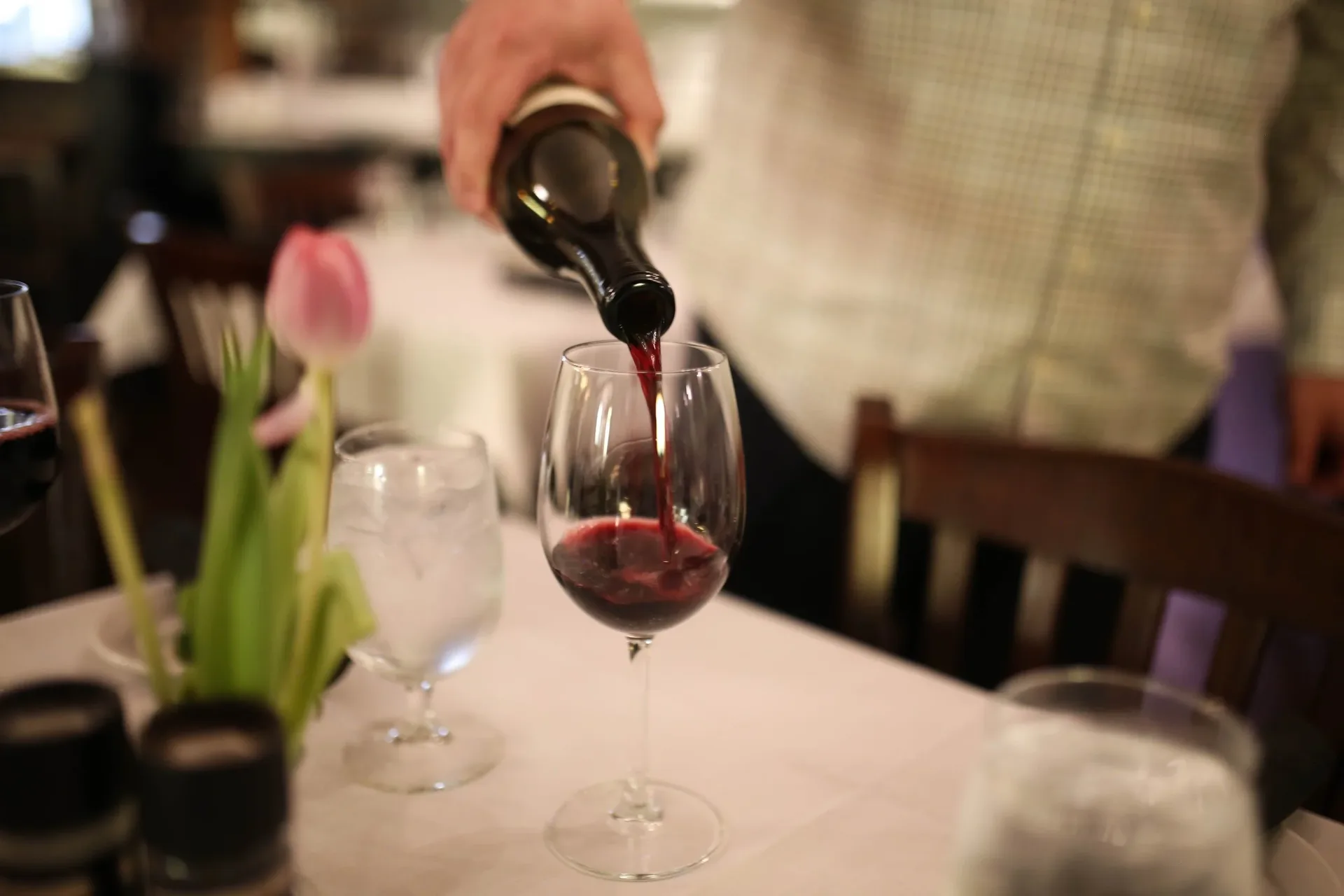 Charolais Steakhouse, Hickory