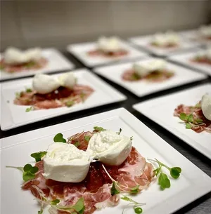 Tutoni's — food