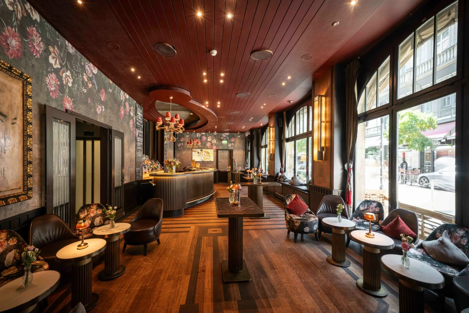 Carlton Restaurant & Bar — photo 38