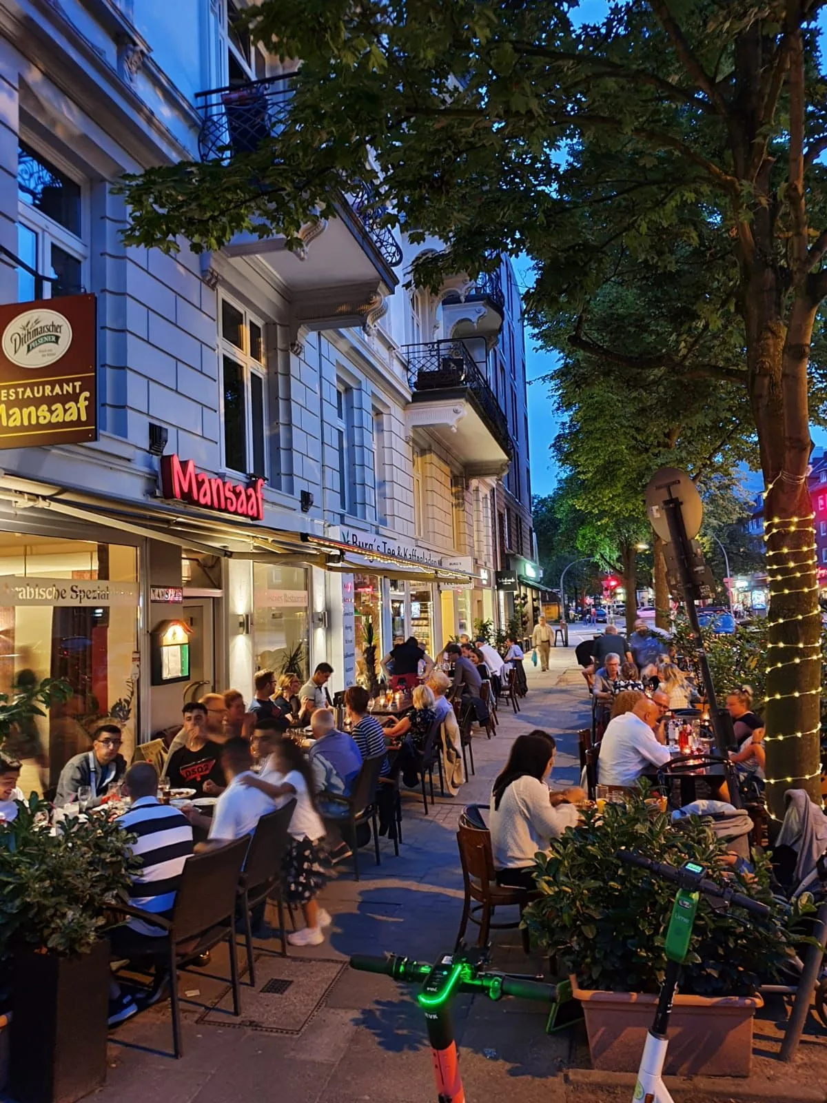 Restaurant Mansaaf — atmosphere