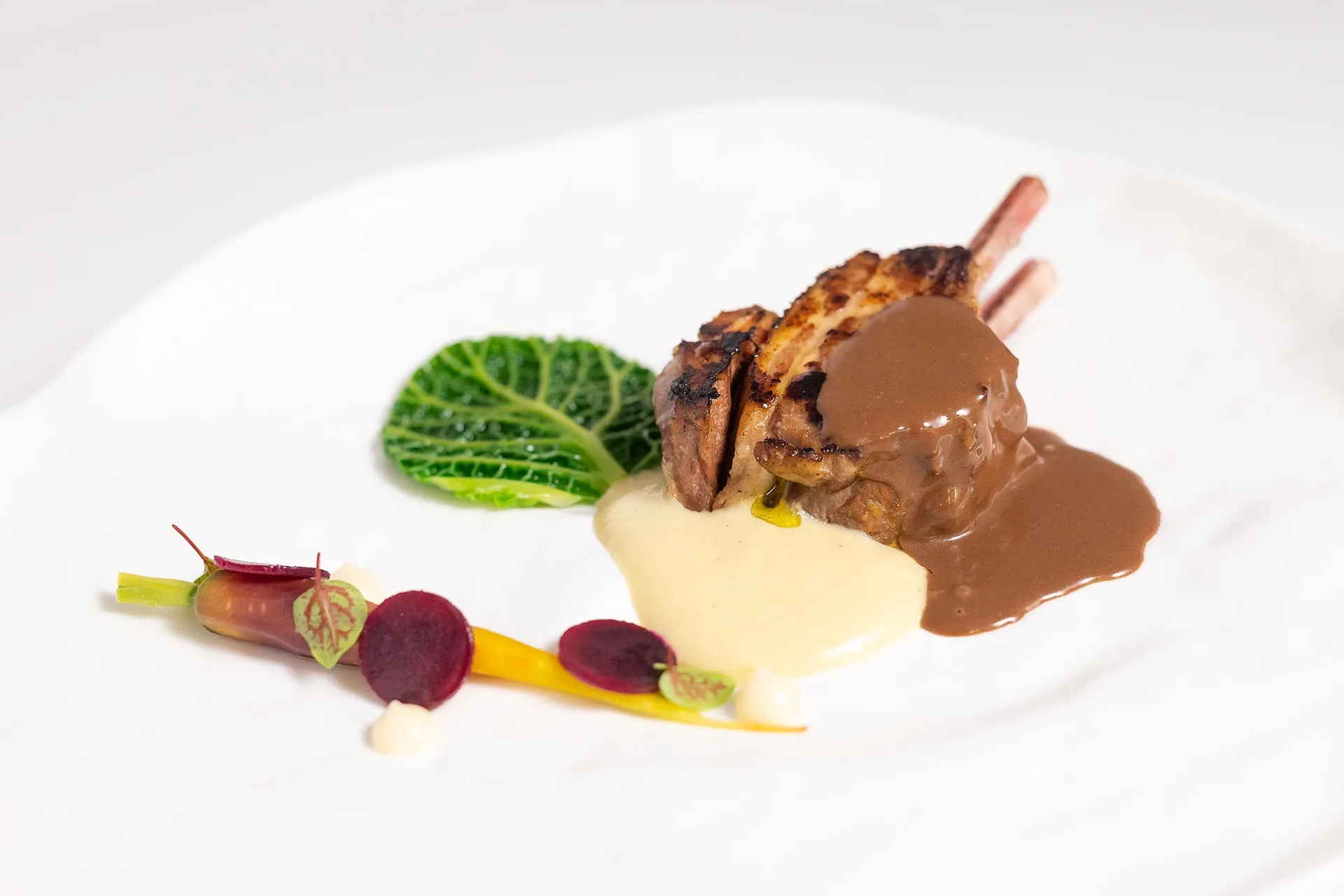 Aquanova Hosteria — food