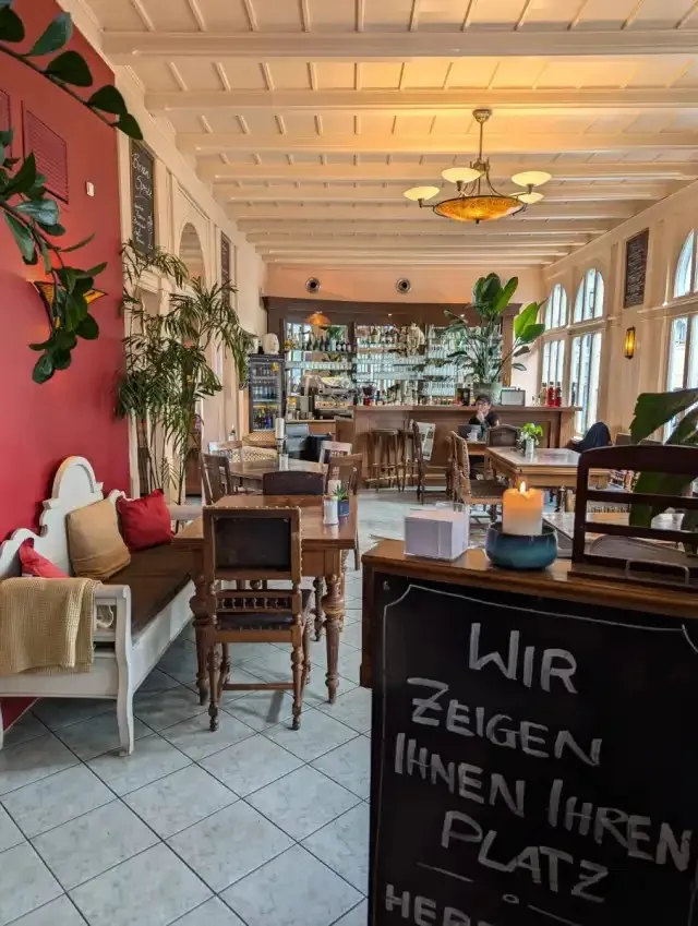 Café-Restaurant Anno 1900 — atmosphere