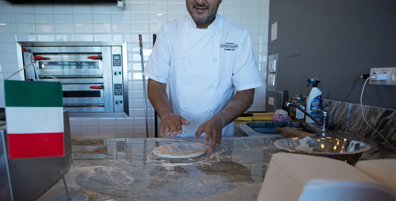 Acqua & Farina — kitchen