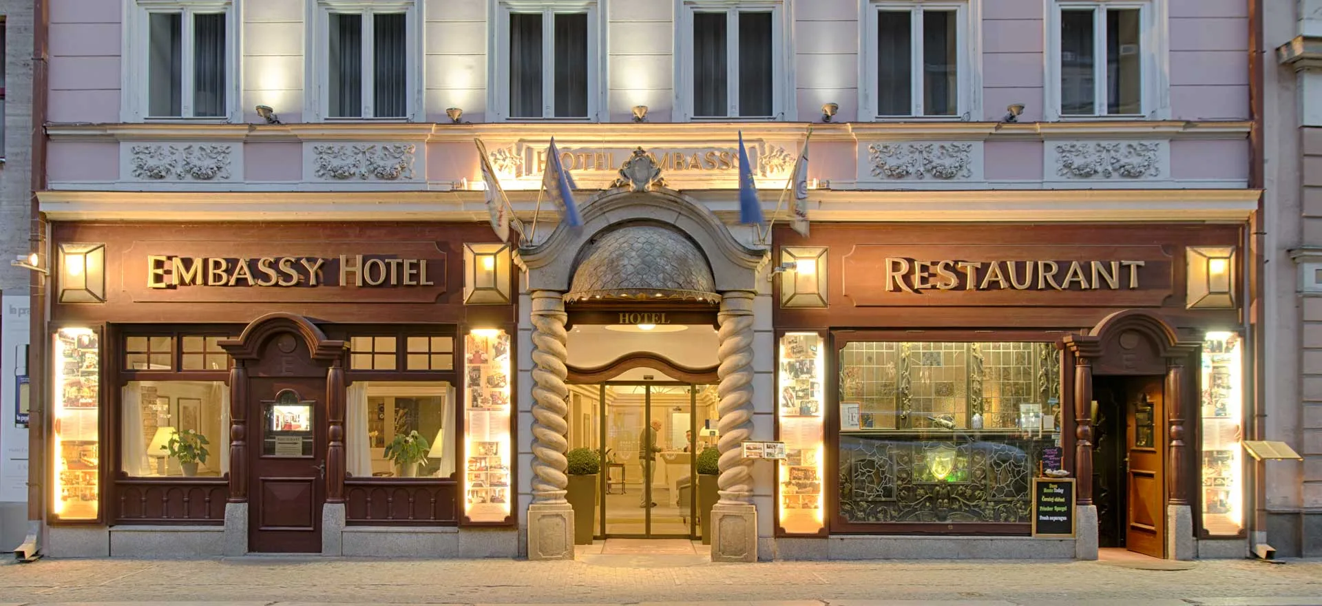 Restaurant Embassy — atmosphere