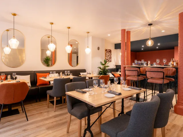 Nomad, Vannes