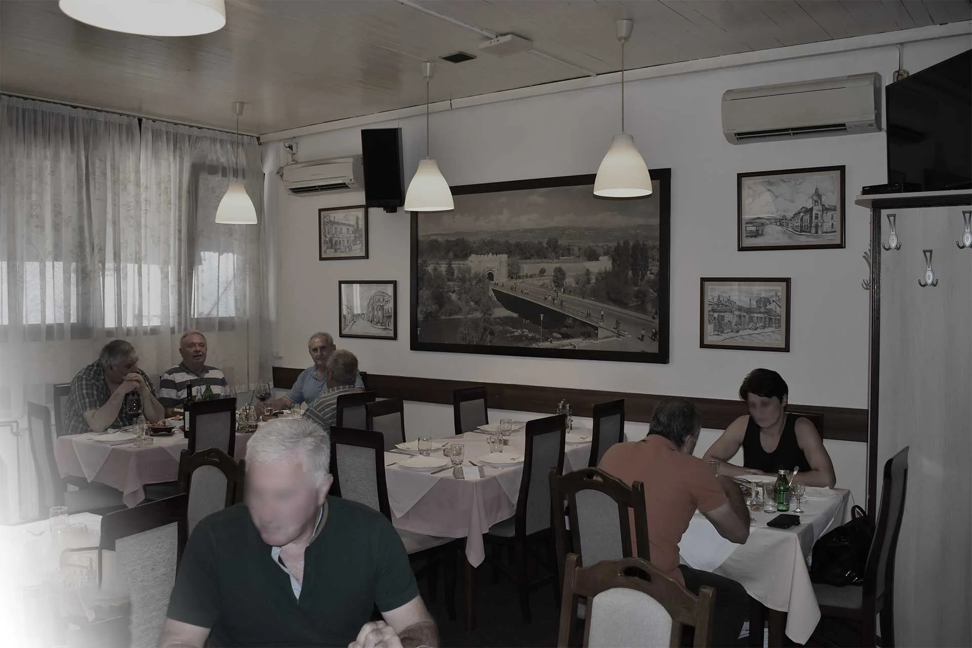 KAFANA MRAK — photo 31
