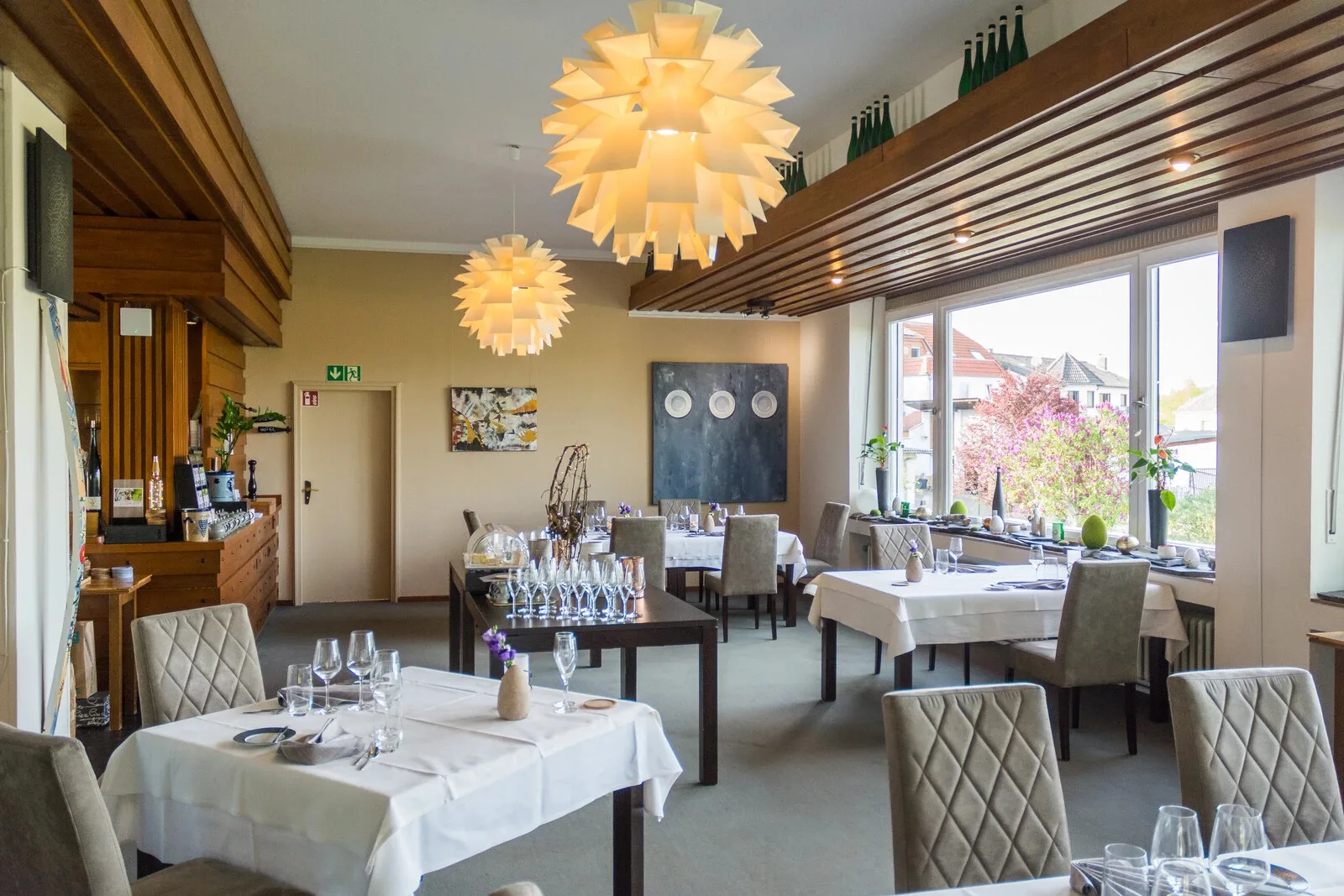 WEINrestaurant Ayler Kupp — atmosphere