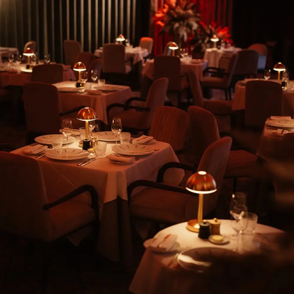 Trocadero's — atmosphere