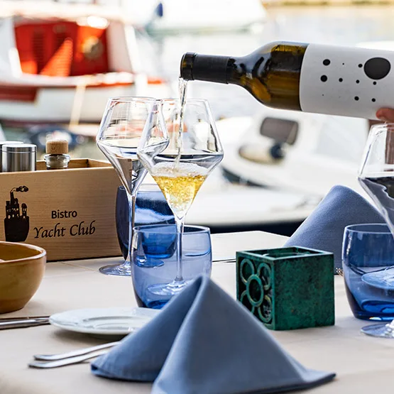 Yacht Club — photo 13