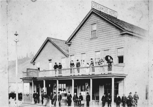 The Harbor House Inn — atmosphere