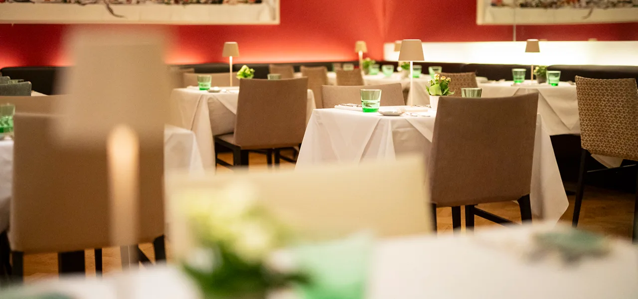 Ella’s Bar. Restaurant — photo 26