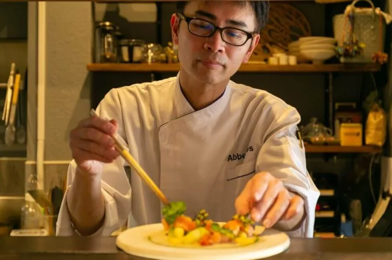 Abbesses — kitchen