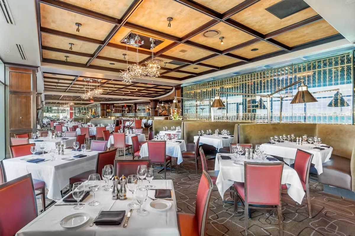Del Frisco's Double Eagle Steakhouse — photo 30