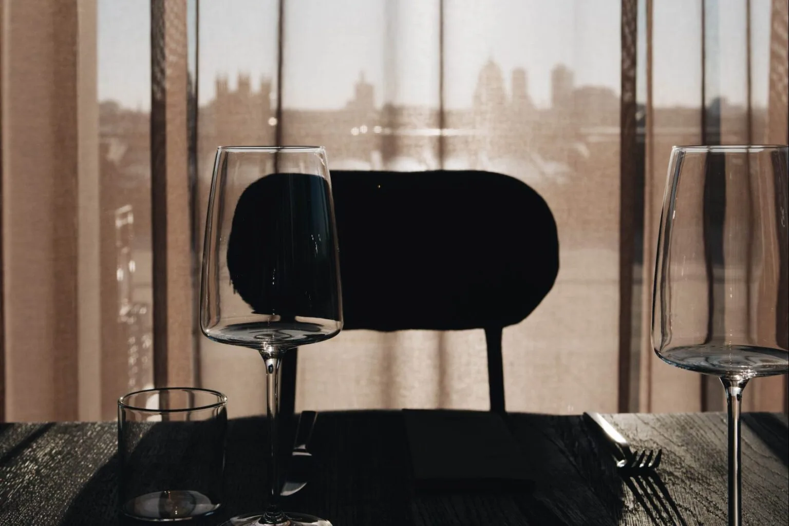 Baret — atmosphere