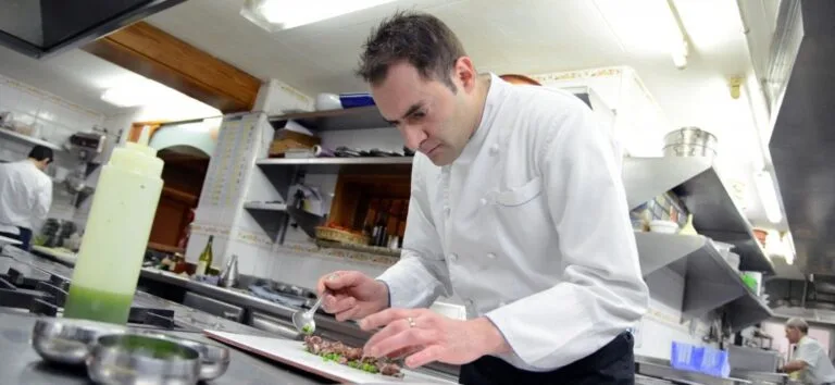 El Hogar Gallego — kitchen