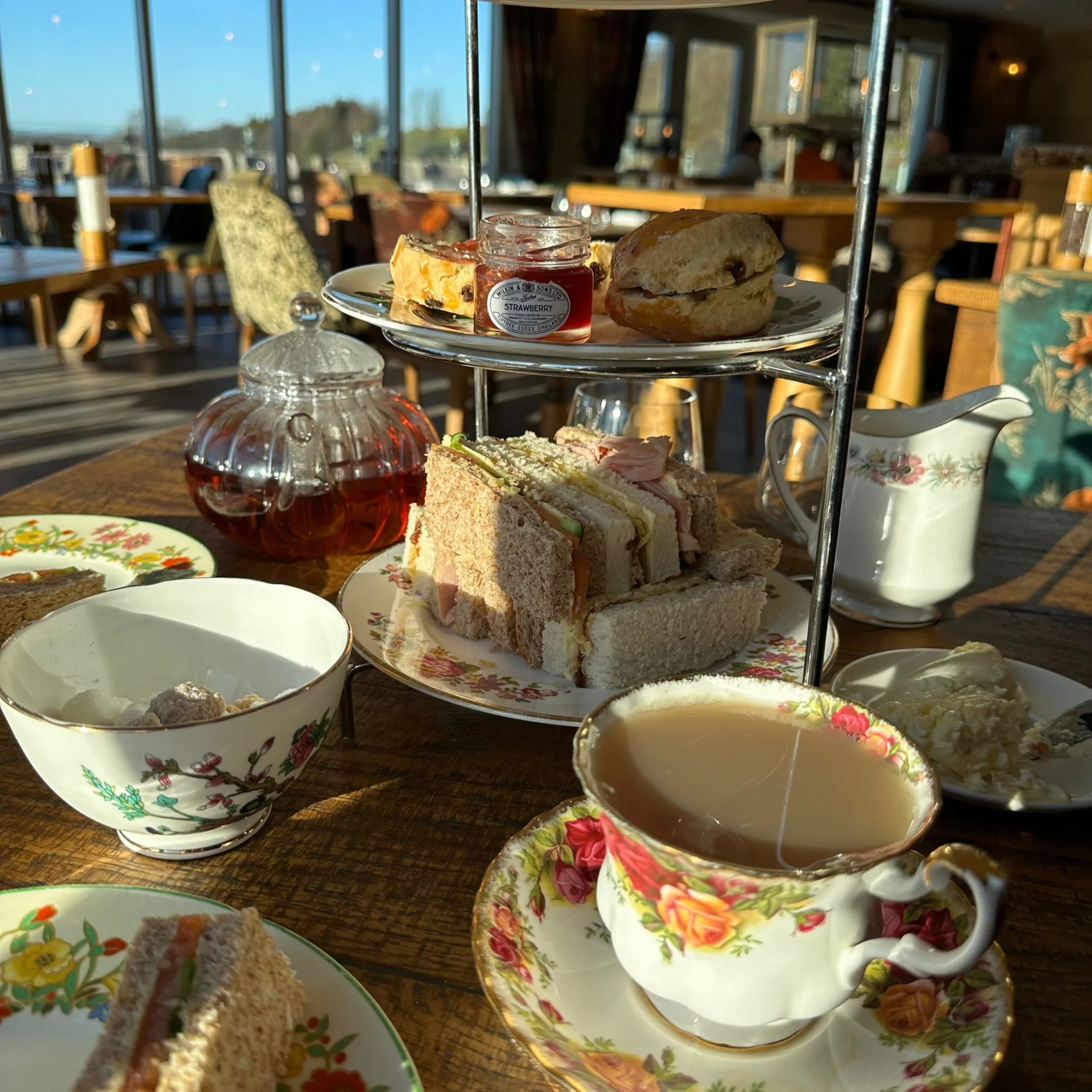 Peak Edge Hotel, Red Lion Restaurant — photo 43