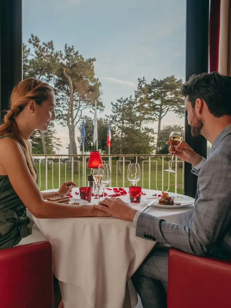 Fouquet's — atmosphere