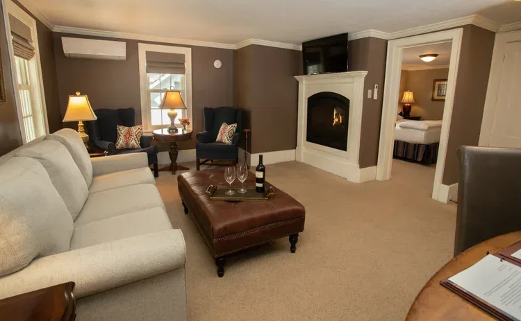 The Dorset Inn — atmosphere