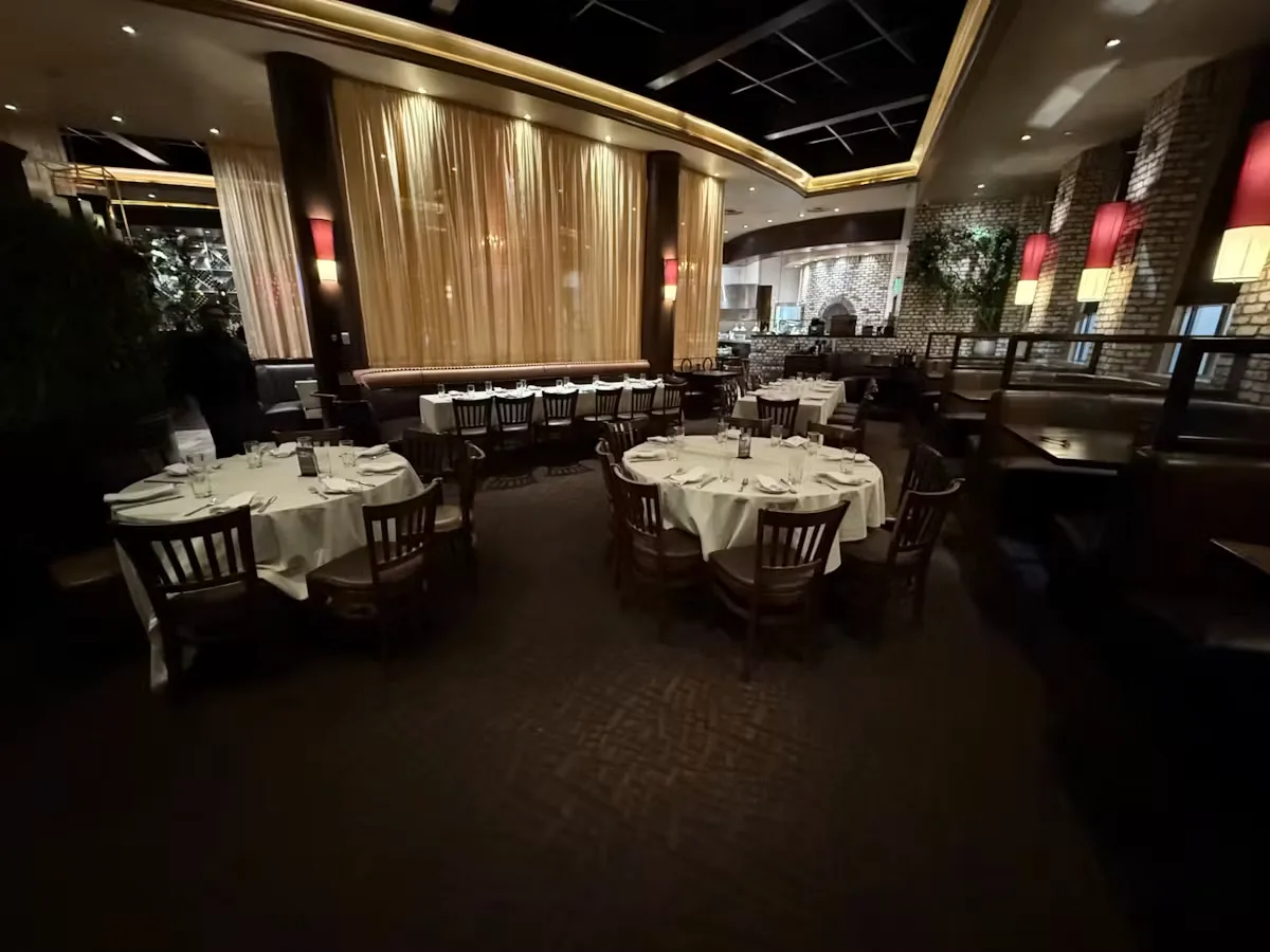 City Cellar Wine Bar & Grill, East Garden City