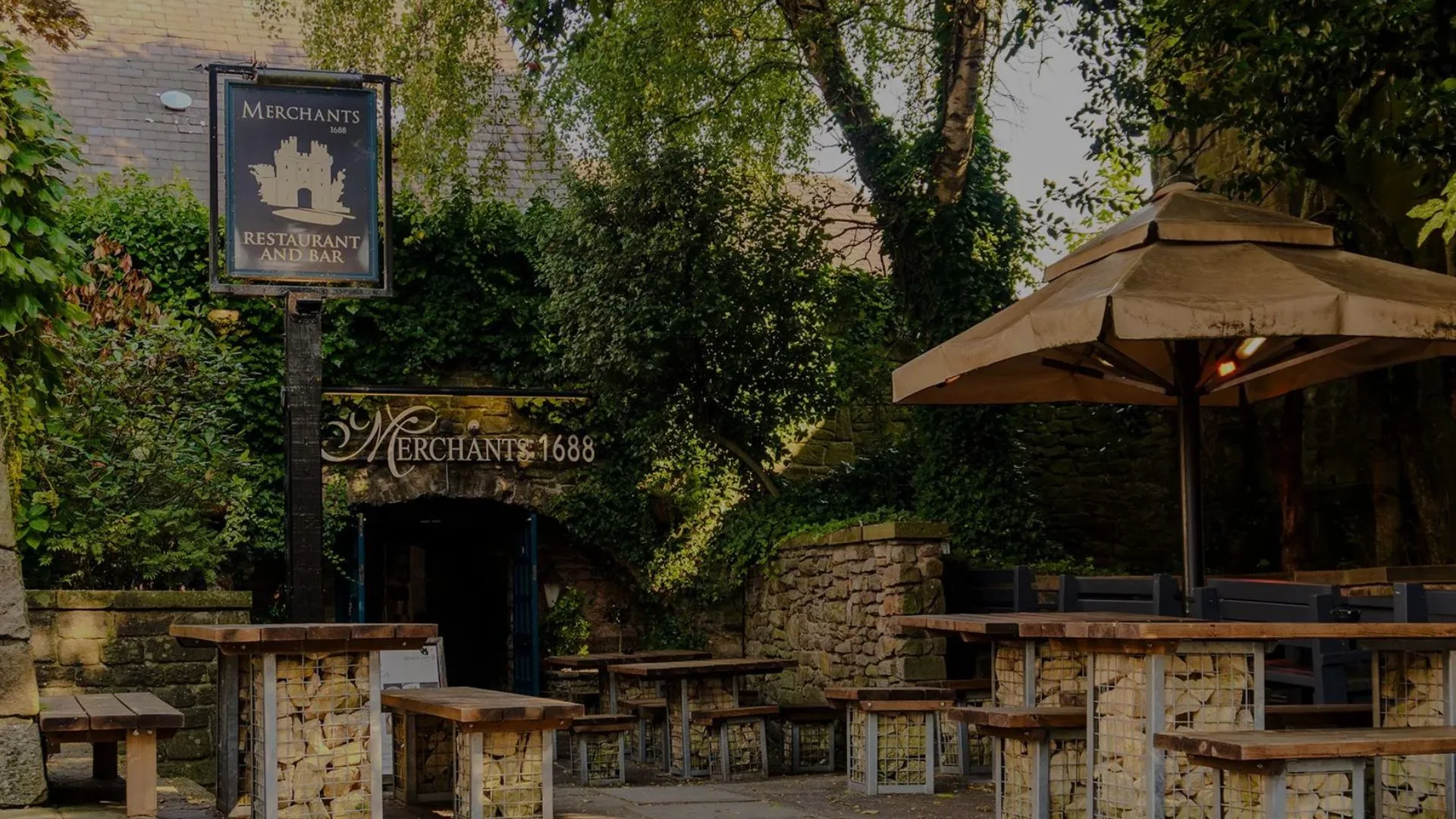 Merchants 1688 — atmosphere