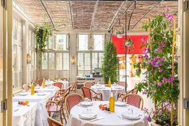 La Petite Maison Dubai — atmosphere