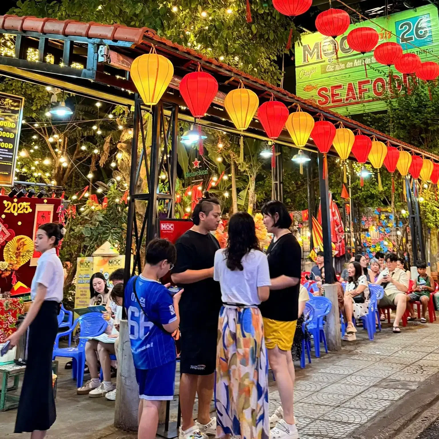 MỘC Quán Seafood — atmosphere