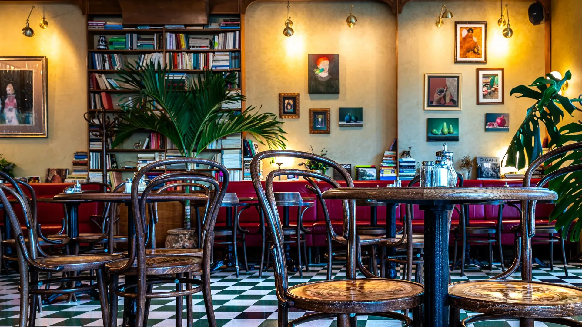 Bistro St. Germain — atmosphere