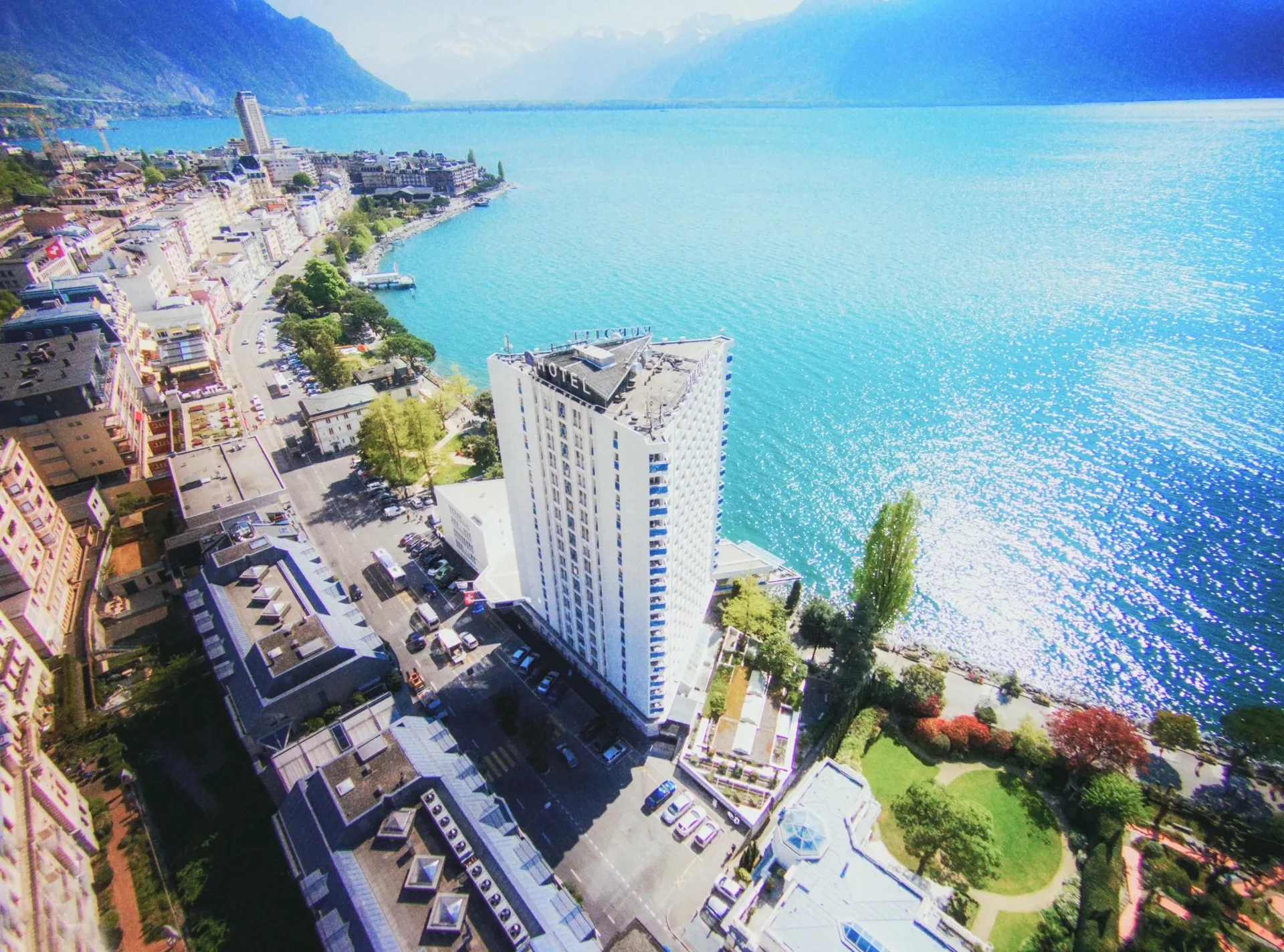 Mona Montreux — photo 37
