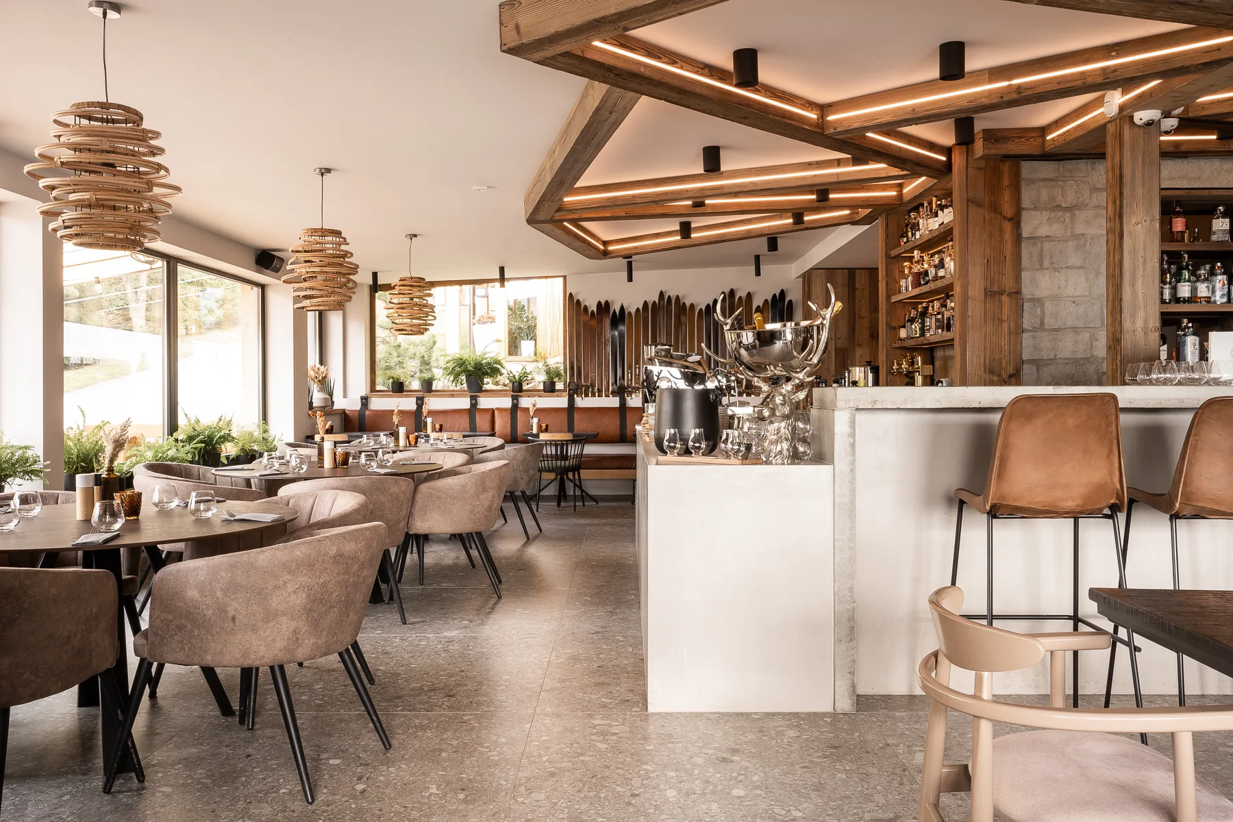 Spitz restaurant & bar — atmosphere