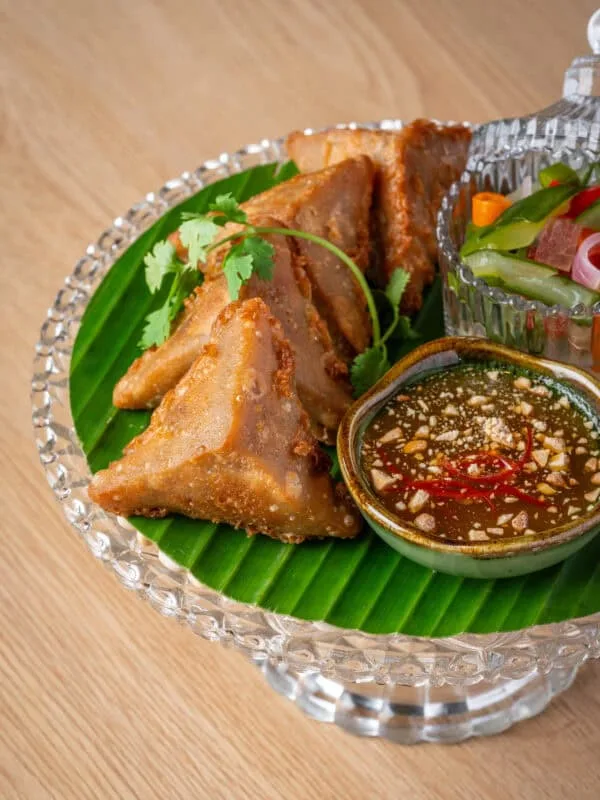 Khum Hom — food