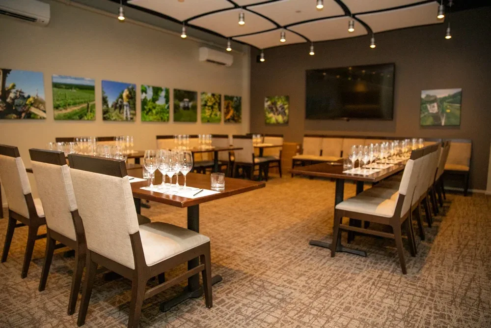 Echelon Wine Bar — photo 8