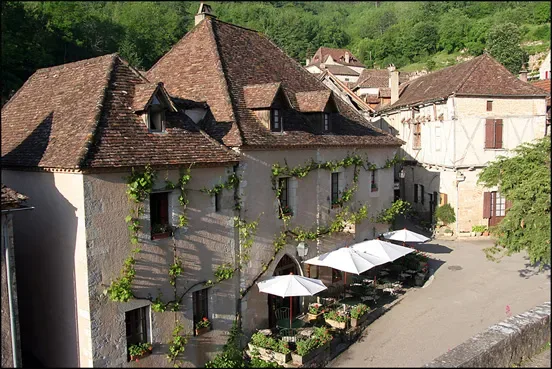 Auberge du Sombral - Les Bonnes Choses — atmosphere