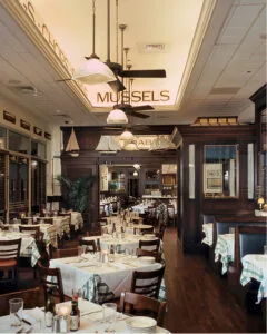 Hugo's Frog Bar & Fish House — atmosphere