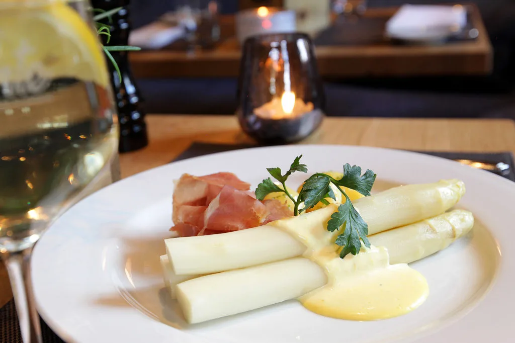Henny’s Restaurant — food