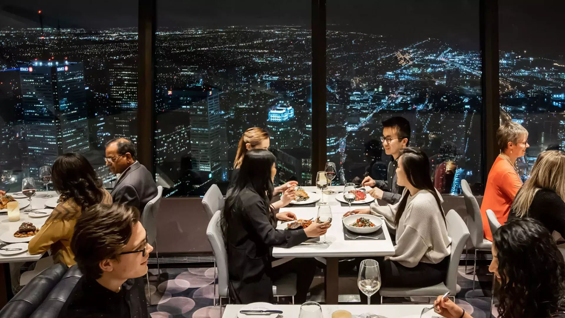 360 the Restaurant at the CN Tower — atmosphere