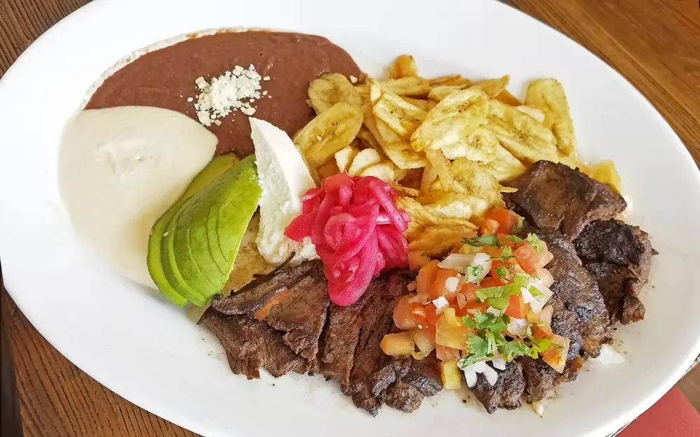 Seis Vecinos — photo 19