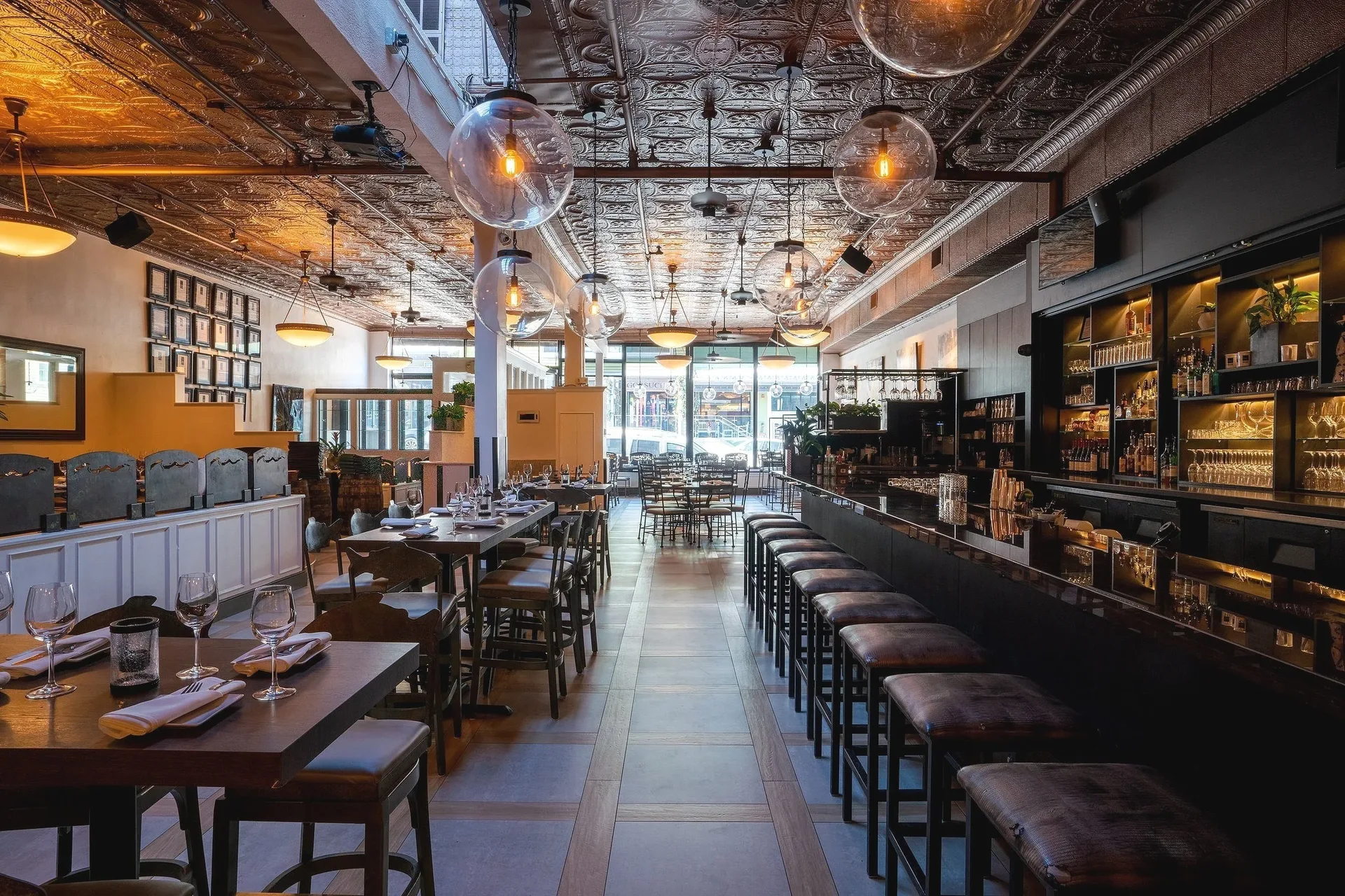 350 Main Brasserie — photo 17