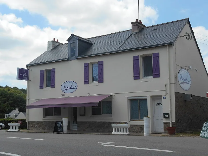 Miyoshi, Auray
