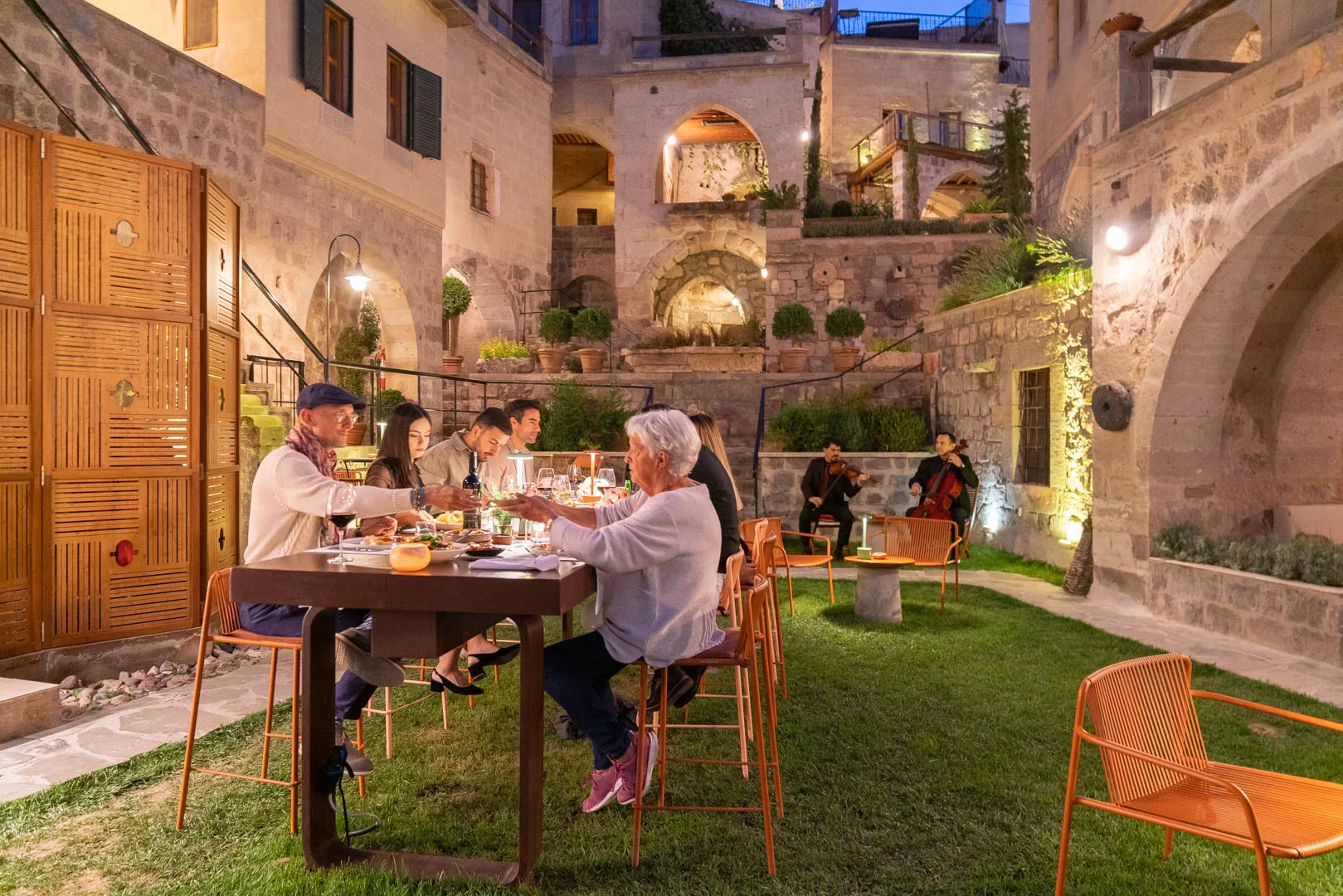 Moniq Restaurant — photo 15