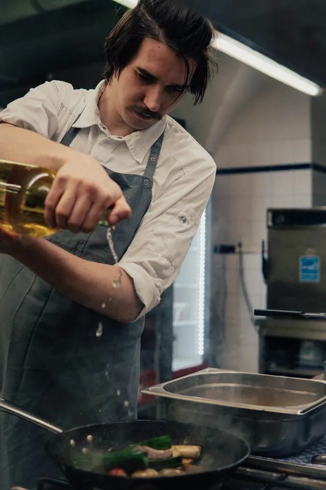 Ratskeller12 — kitchen