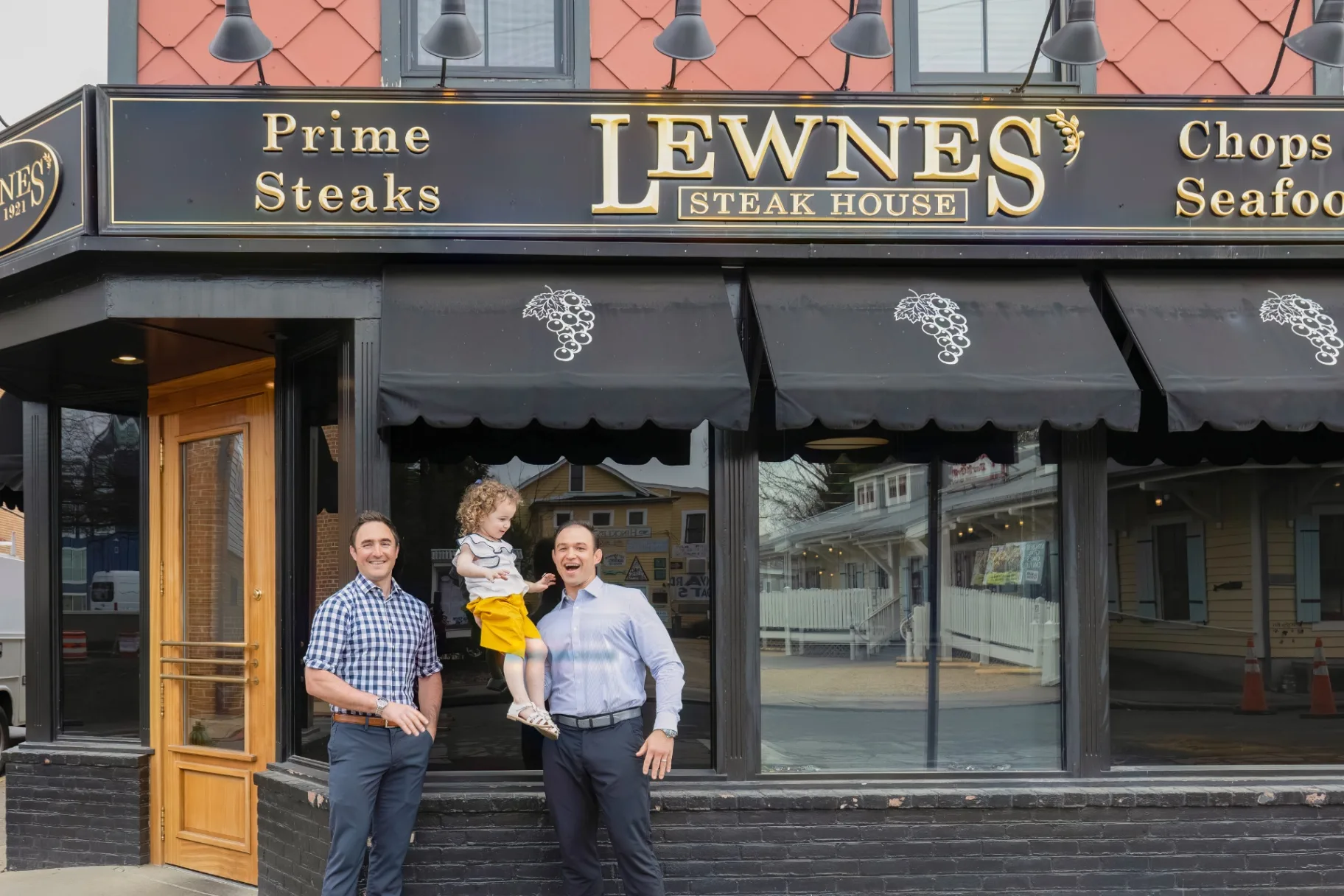 Lewnes' Steakhouse — photo 4