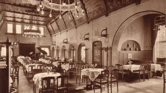Deer Restaurant — atmosphere