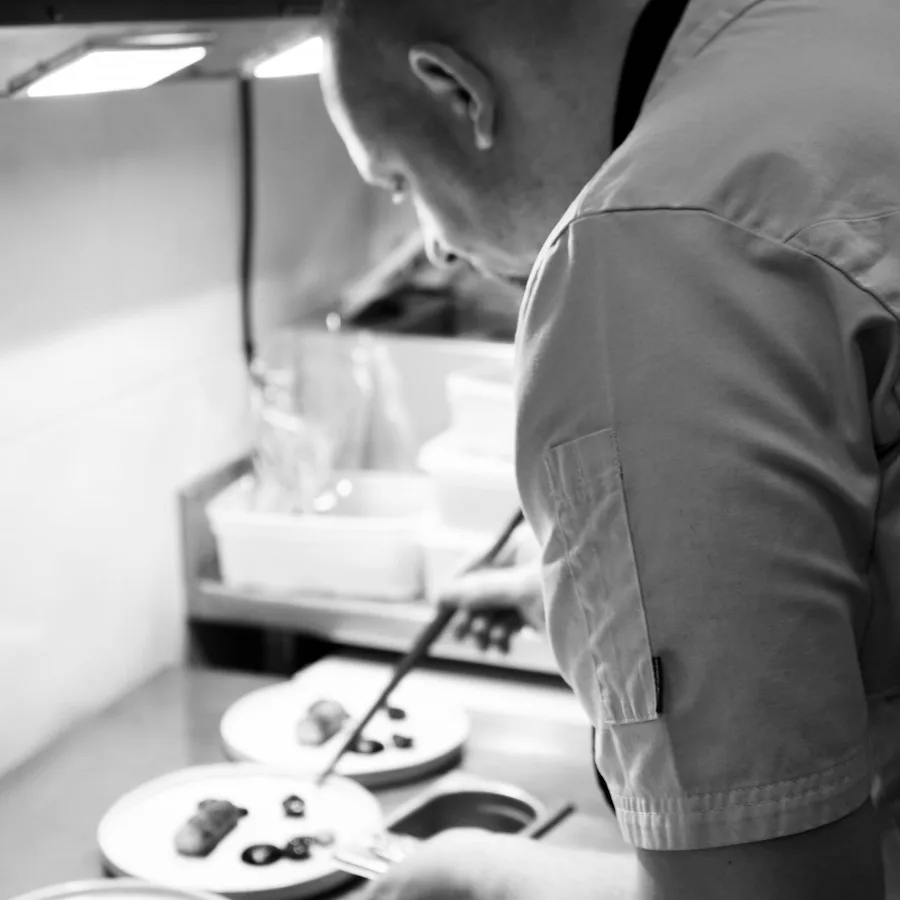 Restaurant Roots — kitchen