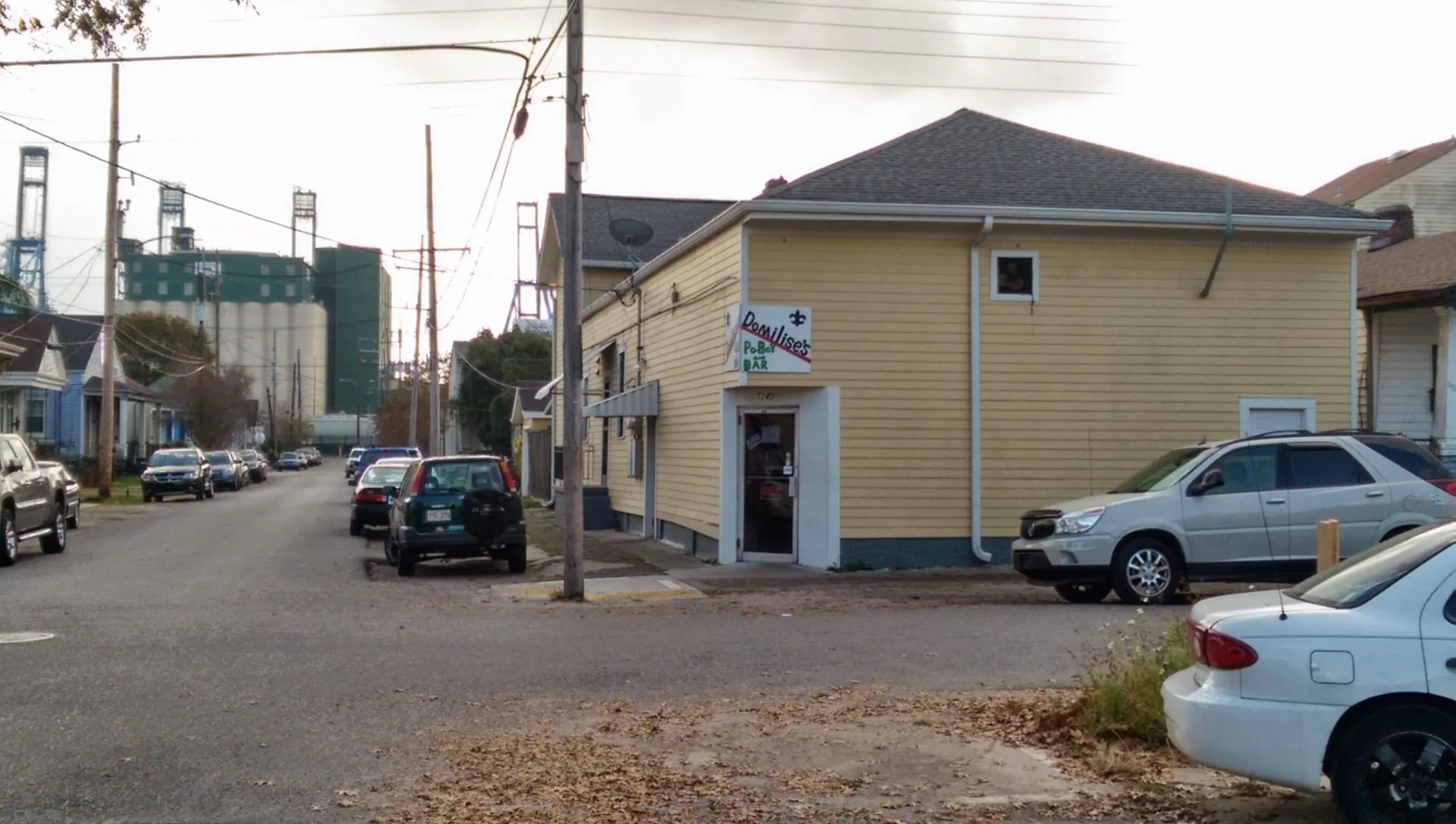 Domilise’s Po-Boy & Bar — photo 15