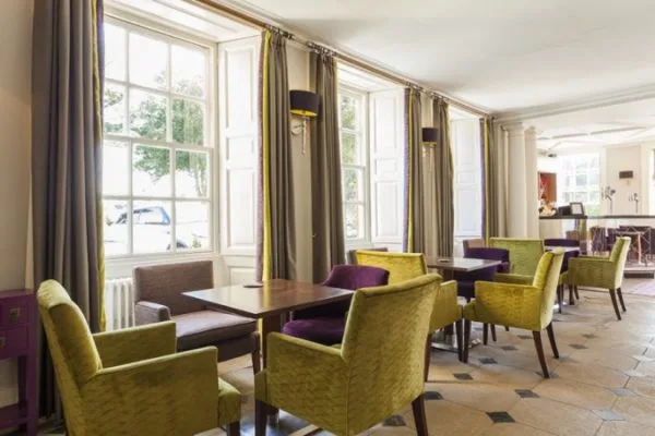 Vines Brasserie — atmosphere