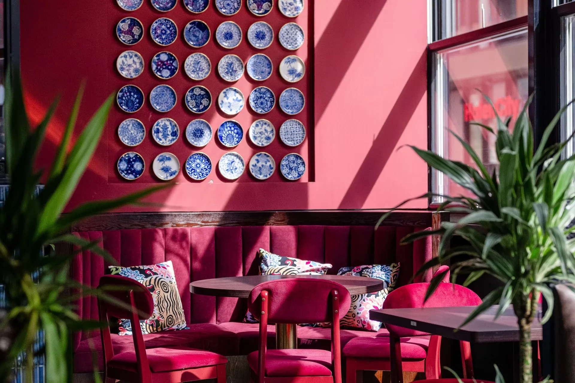 Maison Mai Restaurant — atmosphere