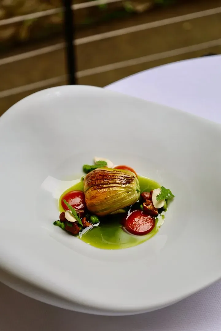 L'Eau Vive — food